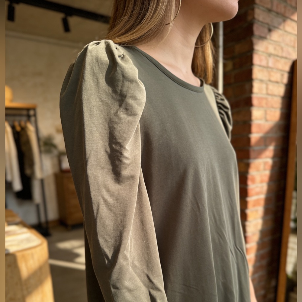 Simply Vera | Women’s Olive Green 3/4 Sleeve Blouse w/ Puffed Shoulder | M